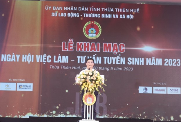 Ông Nguyễn Thanh Bình – Phó Chủ tịch Thường trực UBND tỉnh Thừa Thiên Huế phát biểu chỉ Ngày hội